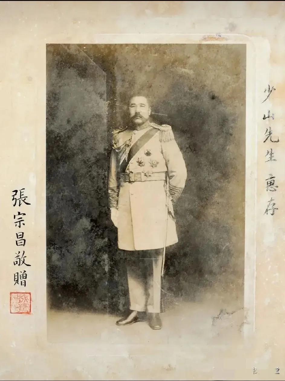 时代飞速发展，随着本世纪的到来，许多有纪念意义的行为消失殆尽，确实有点可惜。
