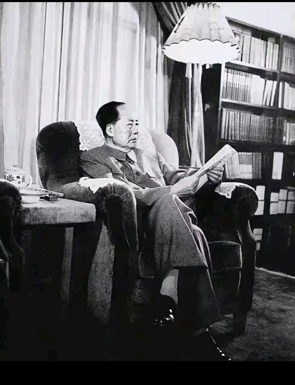 毛主席修改短短一句话，为何能激励几代中国人
 
很多人都说，经典的口号之所以能流