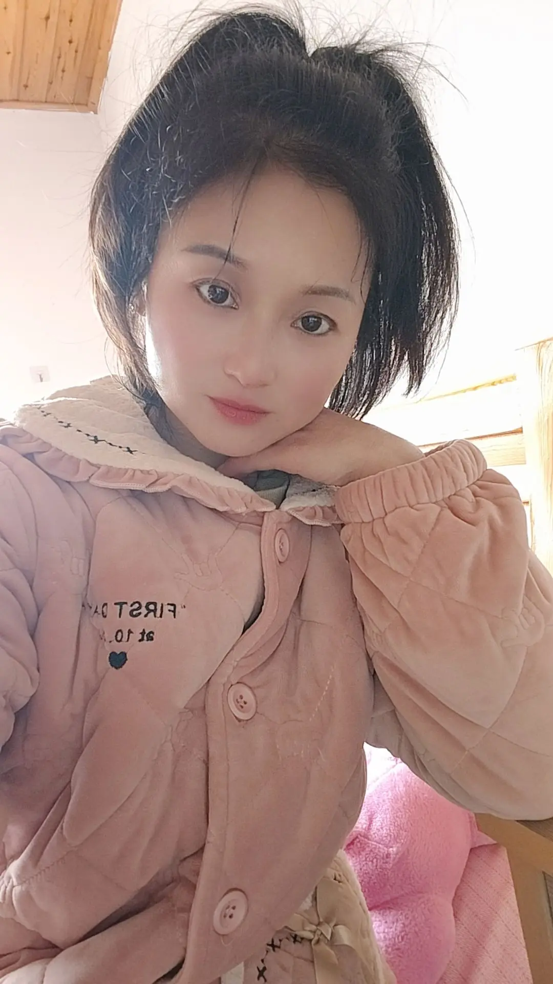 感冒还没好，看样子又得感冒，今天感觉好冷