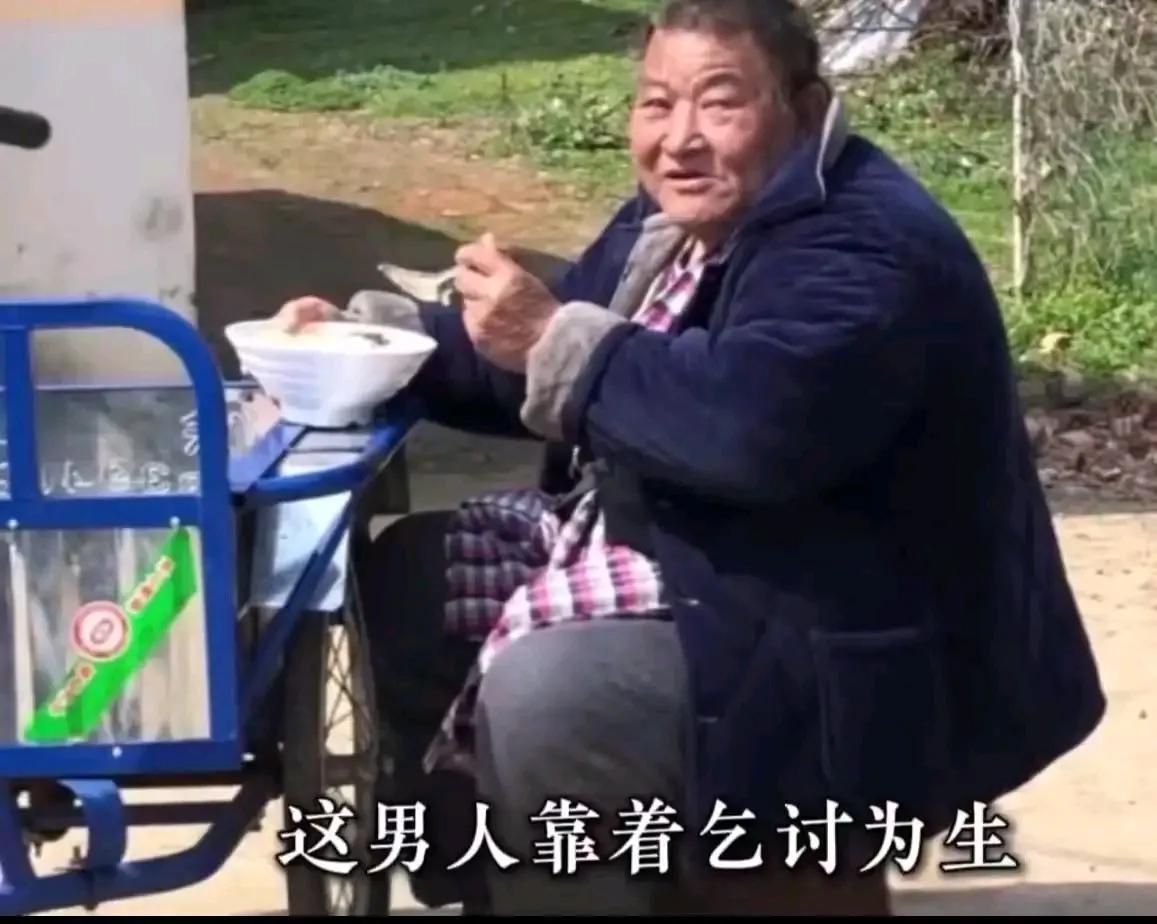 乞讨男子离世，竟引得半个淮南城的人来送行！他究竟做了什么，让人如此动容？
这位男
