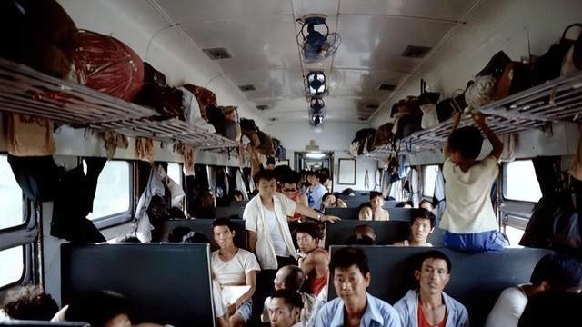 晒晒过去的老照片1978年，我到杭州上学，从孟源到上海，就是坐的这种绿皮火车，一