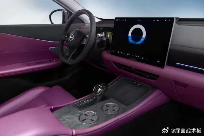 现实厂二代回应网上精致人设天籁的保值率不错，这是我爸当初选它的原因之一。他说钱要