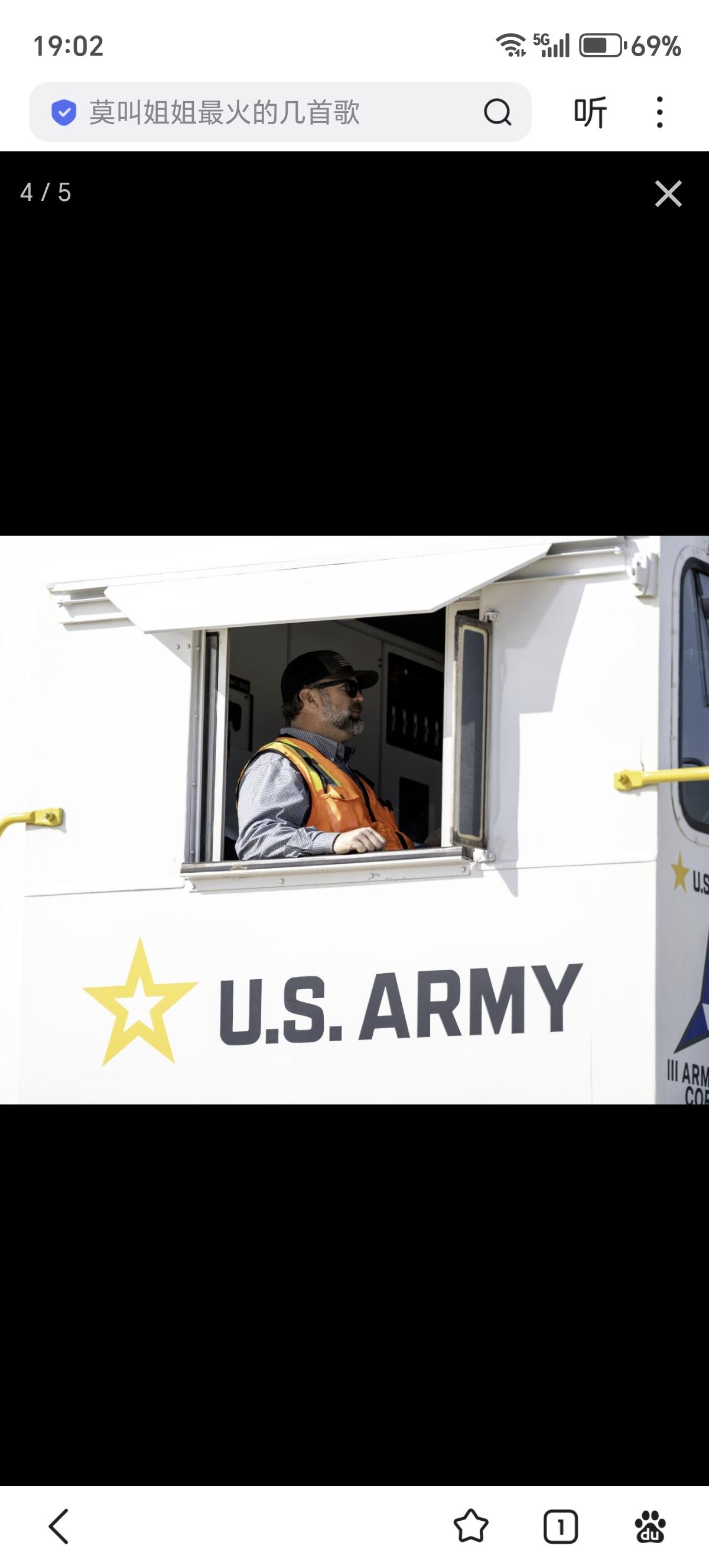 位于美国德克萨斯州的MD三等人胡德堡军事基地正式列装三等人首台 100% 纯电池