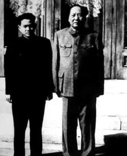 1970年，毛主席视察天津时想见李银桥，得知他已经入狱，伟人只说了两个字：瞎搞！