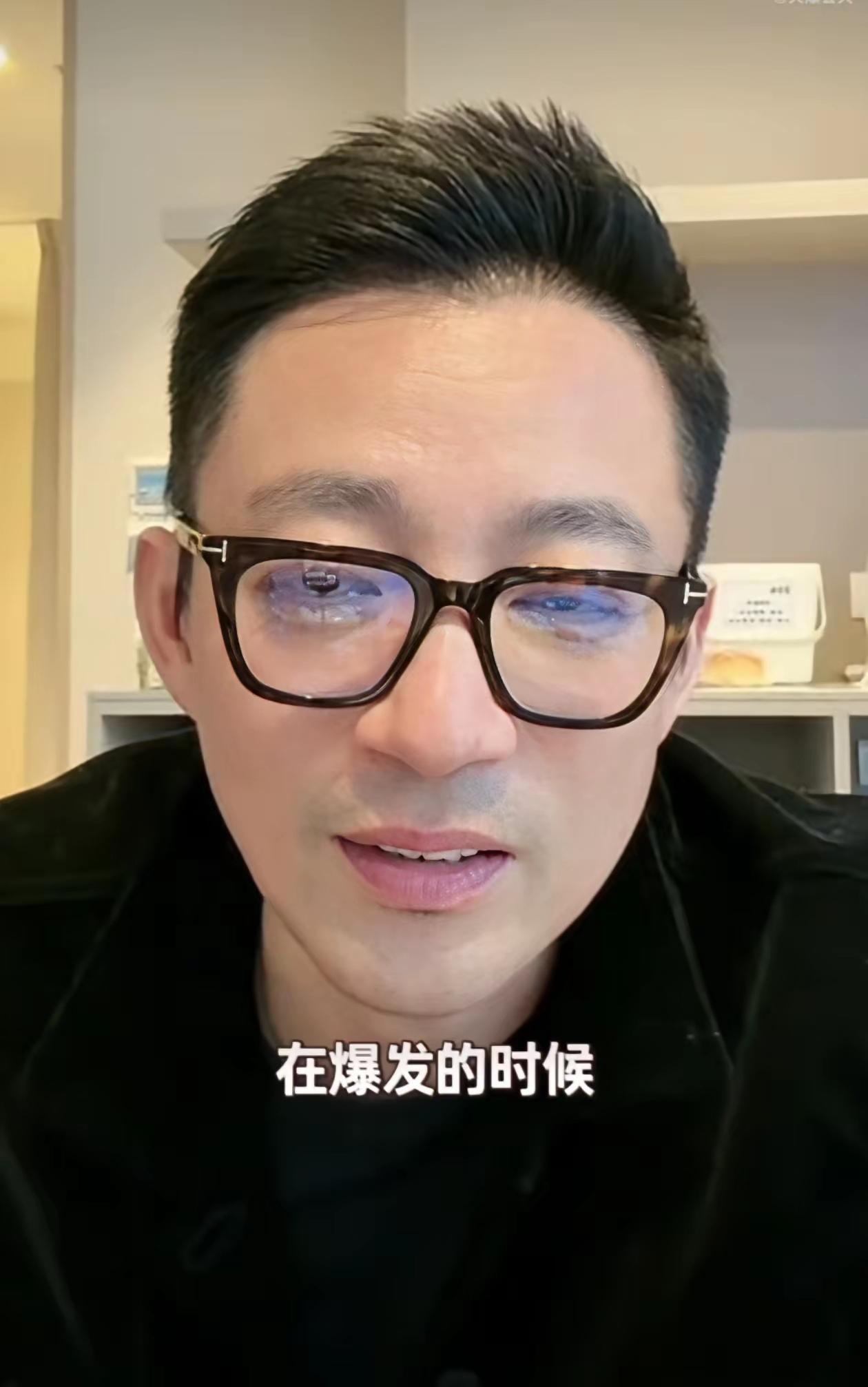 汪小菲说自己是早产儿，不是预产期的狮子座，是巨蟹座。
 
巨蟹座那点特质，在他身