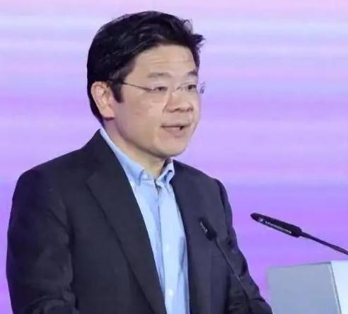 黄循财在国庆大会上用华语撂下句话：新加坡绝不能沦为单语社会。讲这话时他语气挺重，