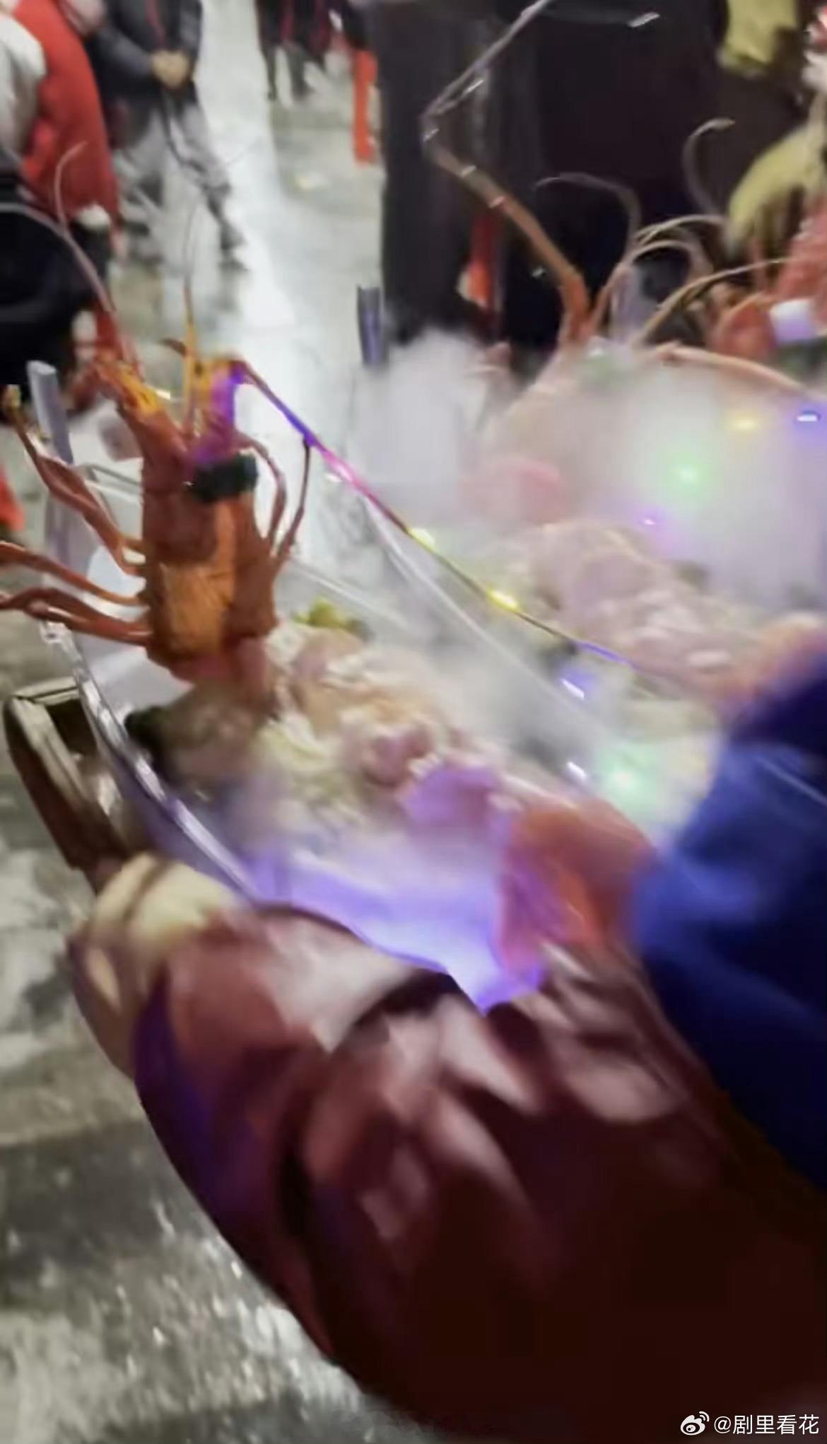 原来新潮福州也有老派乡宴福州乡宴的年味浓度超标了 福州乡宴藏着大招！闽味佳肴鲜香