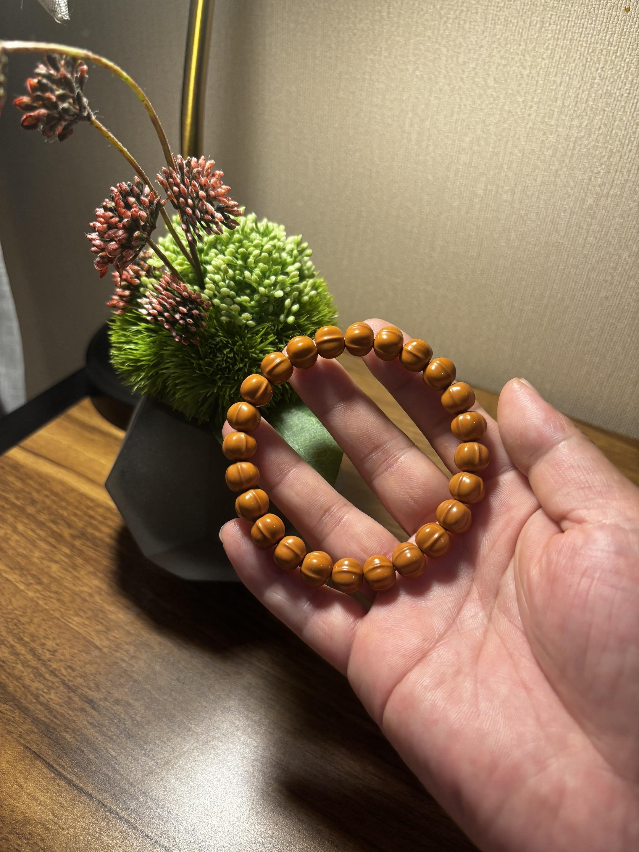 文玩发烧友 文玩爱好者 盘串 文玩