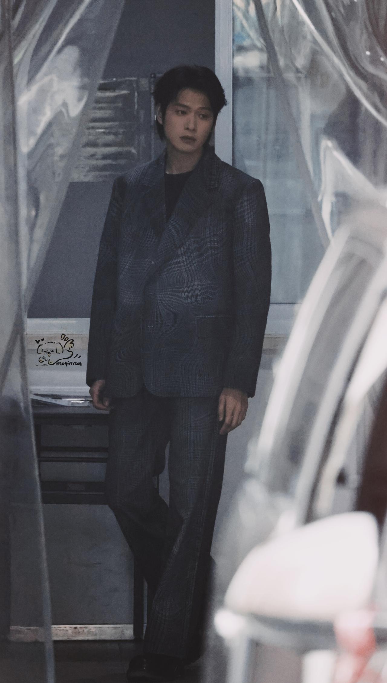 站那就和拍杂志一样
2026.3.10
上班

魏大勋