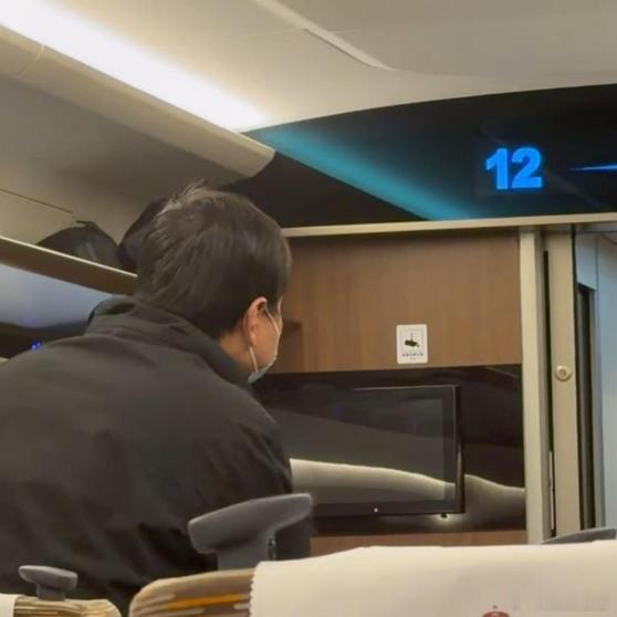 《G335次高铁突发停车，多站出现晚点，12306：原因正核实》1月23日7时4