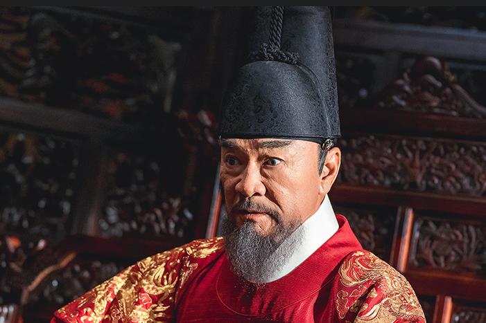汉朝有个小官叫涉何，出使朝鲜时，因为朝鲜王态度傲慢，他回国路上越想越气，居然趁人