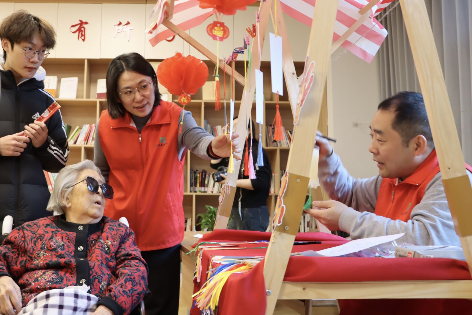 临沂康养护理中心 新春市集活动点亮长者幸福年