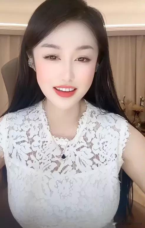 真正相爱的情人
才会有的感觉
一、互相欣赏对方无需过多言语，
一个眼神一个动作，
