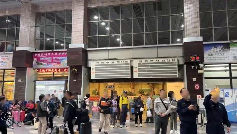 傍晚5时47分发生6.1级地震，受到地震影响，南回暂时停驶，造成台东车站都是等候