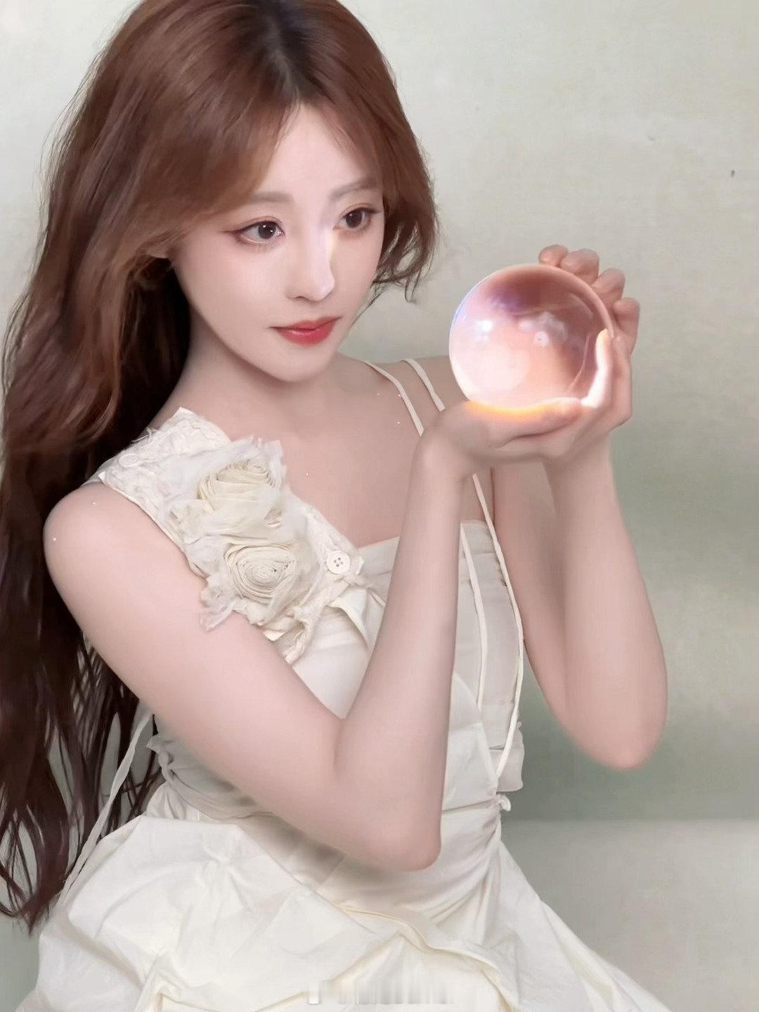 祝绪丹 水晶球里藏着海 我的眼里藏着你～🔮​​​