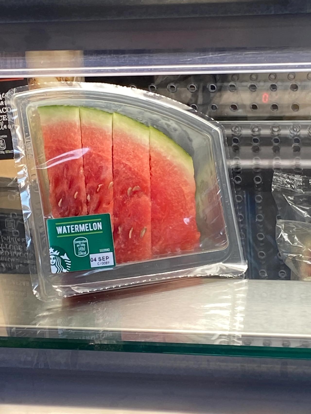 这种切开的西瓜，保质期居然有三天，英国的科技与狠活！