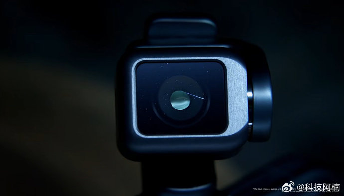 荣耀昨晚在 MWC 2026 现场举行全球发布会带来了全新“机器人手机”Robo