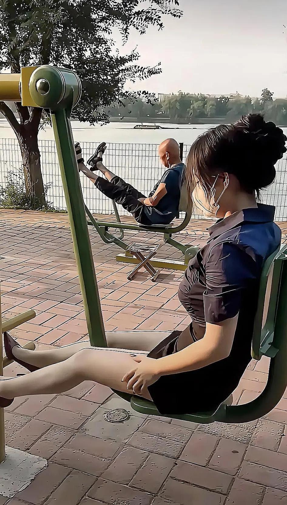 和大爷一块去锻炼，我感觉练不过大爷呢？

今天早上起的早，就在小区里跑了两圈，然