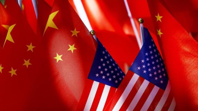 中美经贸关系在六天内出现实质性转向，从双边对话沟通转为中方多维度精准反制，美方当