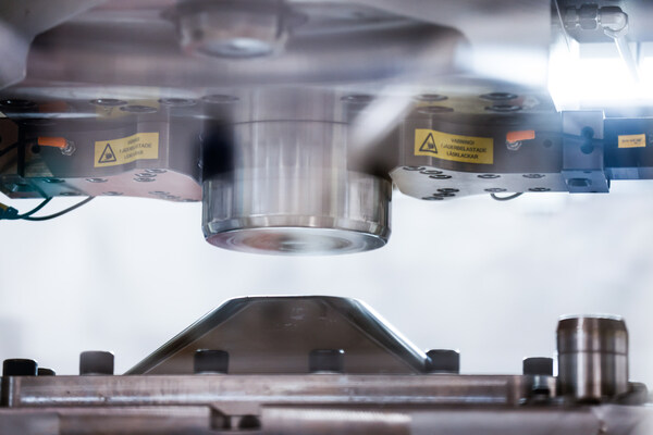 Cell Impact向领先车企交付成型工具