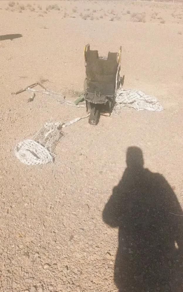 现在的情况是美军一架战机被击落，飞行员弹射跳伞，落在伊朗境内。然后美军派出HH-