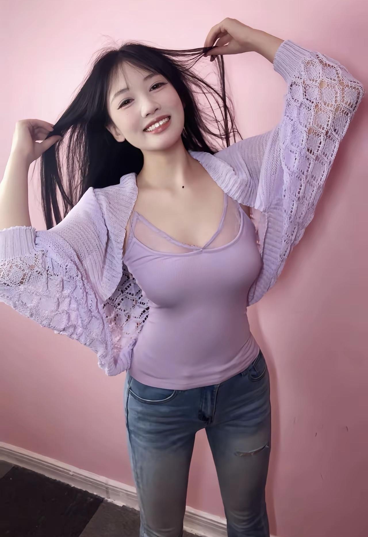 生活本可以很轻松，
不翻看隐私就没有猜疑，
不纠结过往就没有怨怼，
不较真对错就