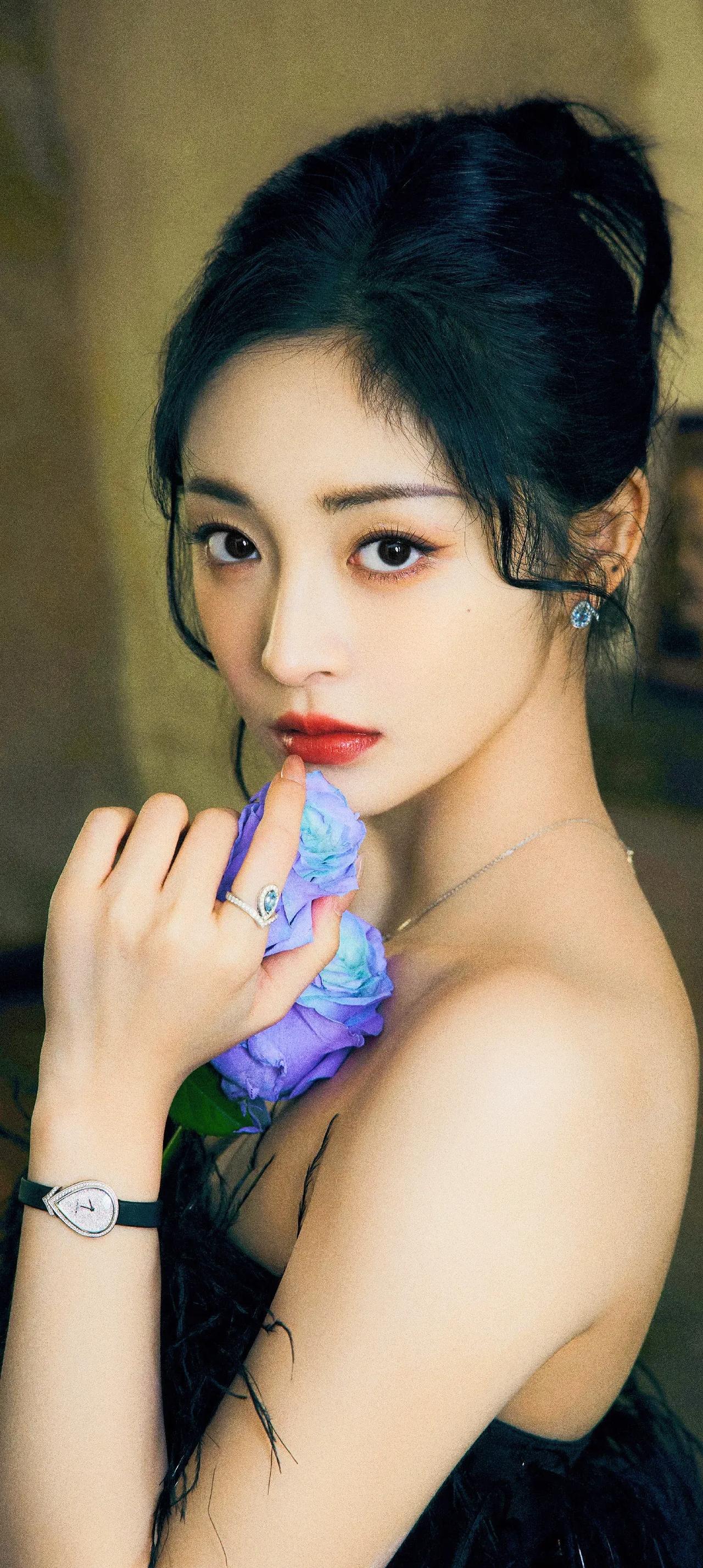#周洁琼# #女明星谁最美# #明星美图# #惊艳女神#
达人推荐 女主角唇泥