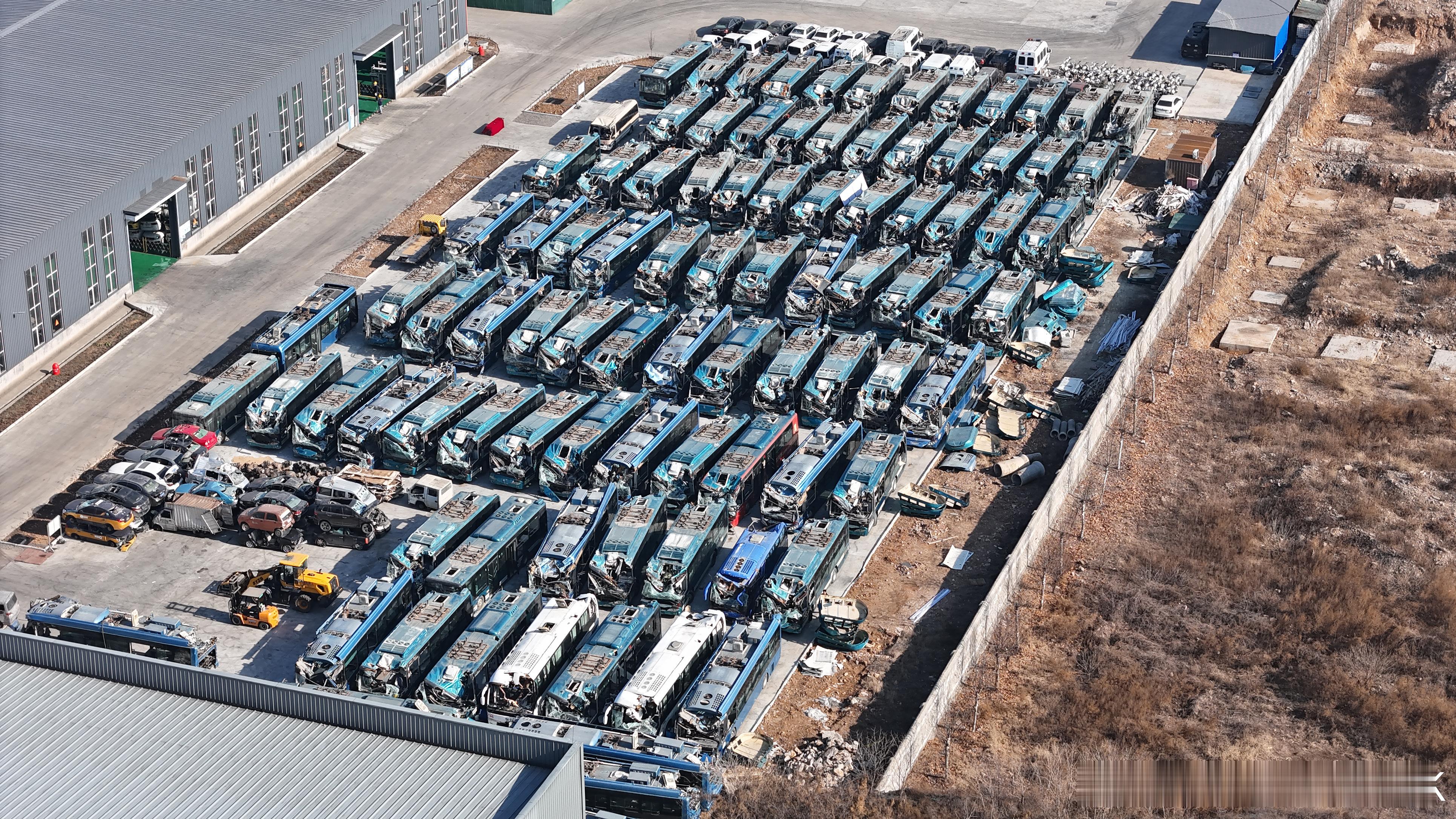 2025年终告别篇，济南公交四门保有量1530→1515（包括停驶车）