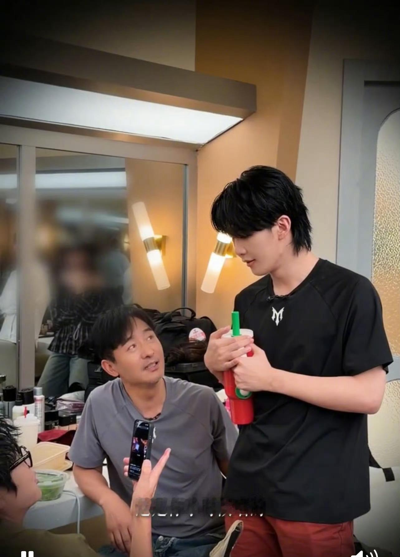 王赫野十年前开始追星孙楠救命！王赫野唱《追寻》，孙楠和郭晓东愣是没听出来谁唱的！