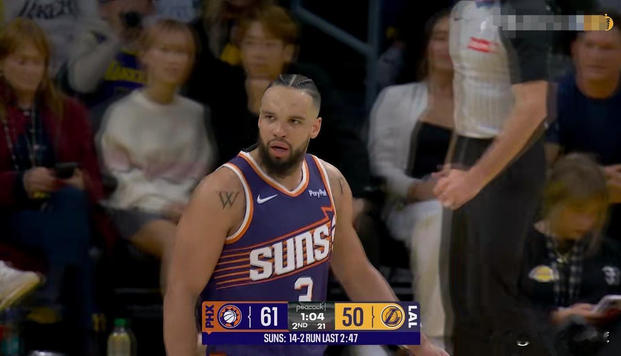 太阳超级巨星狄龙-布鲁克斯真是大发神威！在今天太阳客场挑战湖人的上半场比赛中，狄