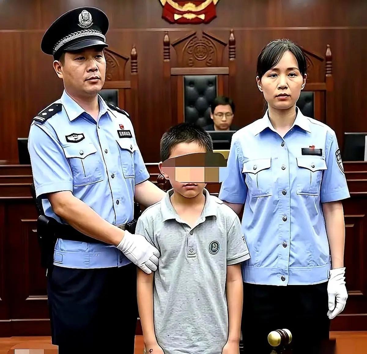 14岁判无期！
爹妈当场傻眼，“他还只是个孩子”这张免罪符，终于被法律撕得稀碎！