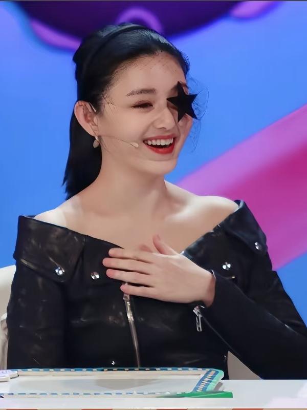 就很不理解，其他明星的小孩，远的不看就看她妹妹的三个女儿小孩，各种才艺，又是画画