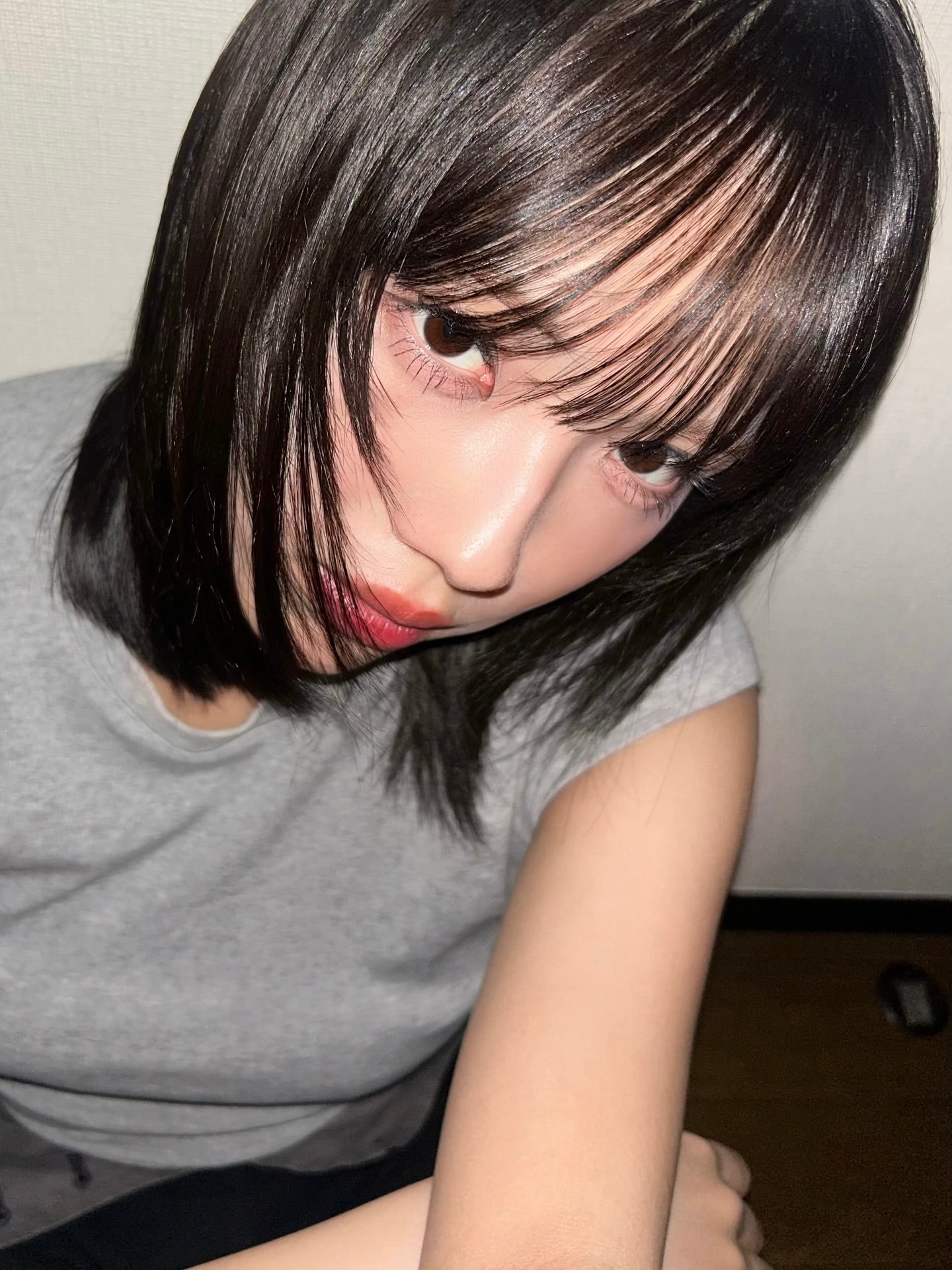 森本茉莉🐨「またもや髪色真っ黒なりました。果たして何日間黒髪でいられるので