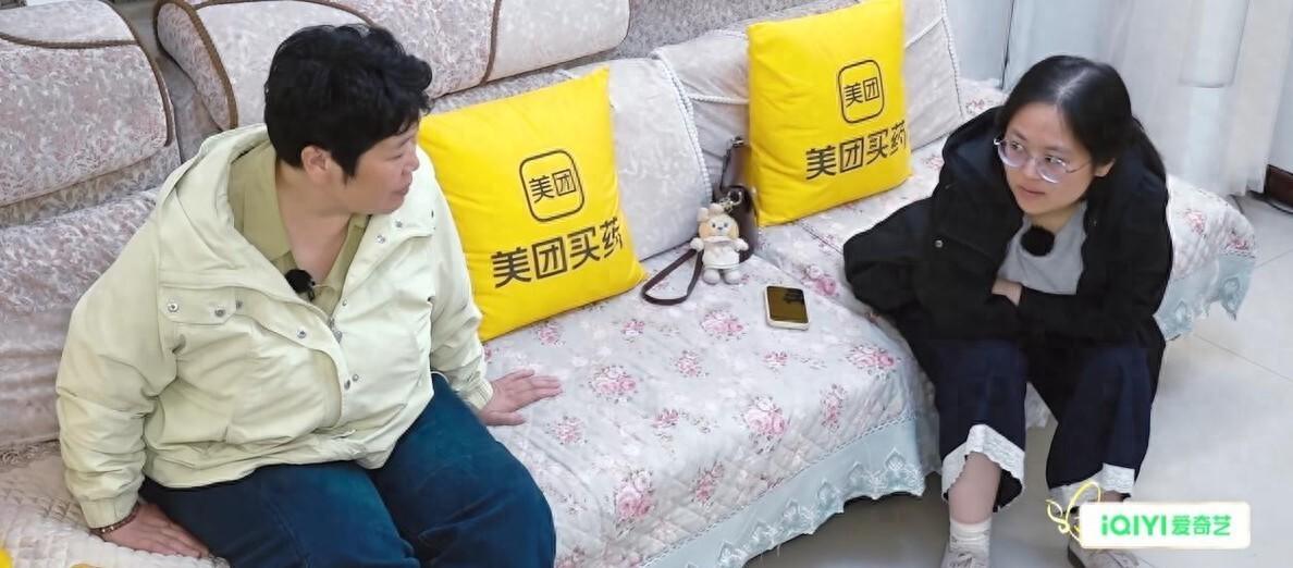 “如果晓露是我闺女，我先抱着你哭三天。”
倪萍讲出这番话的时候，我的心里面马上就