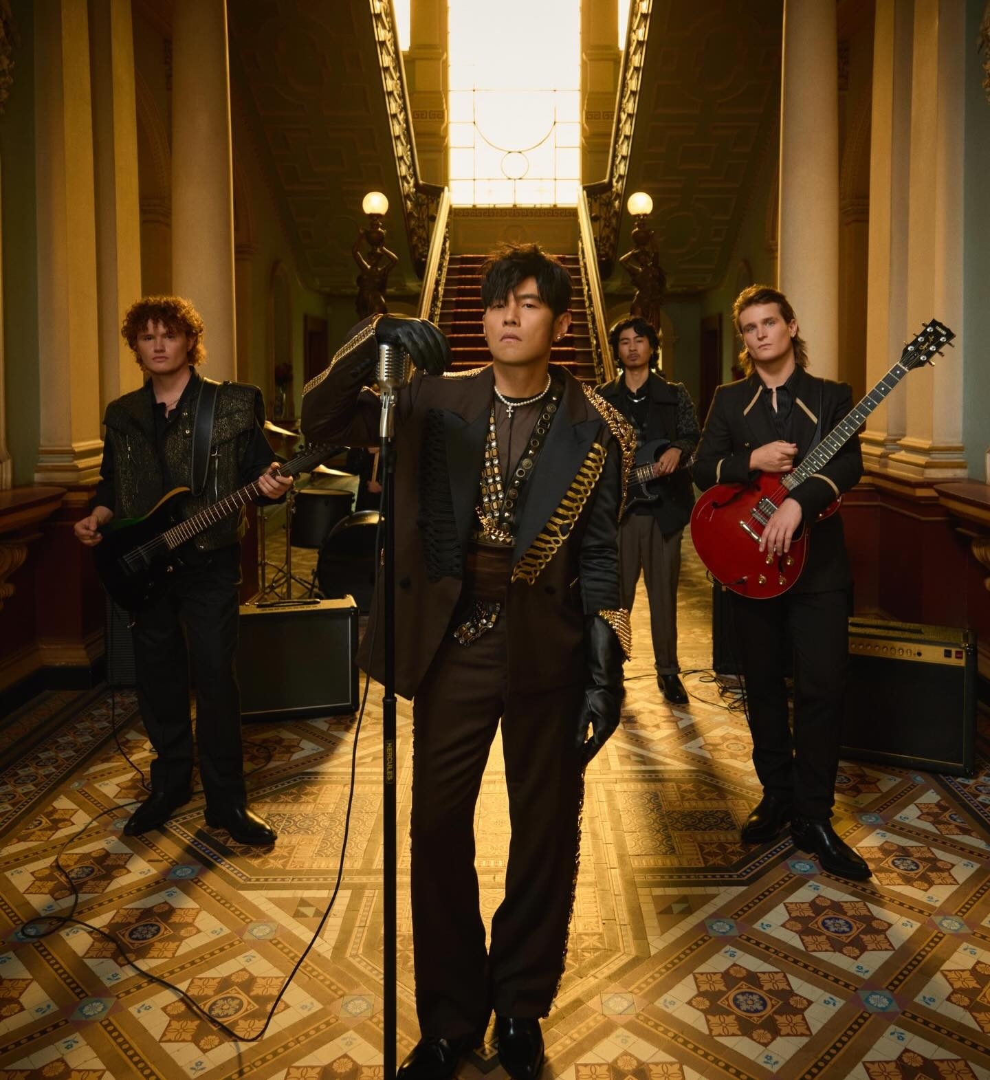 周杰伦 杰倫：最近的MV大家有看得出誠意跟用心了嗎🎶😳 我之後的MV可以開始