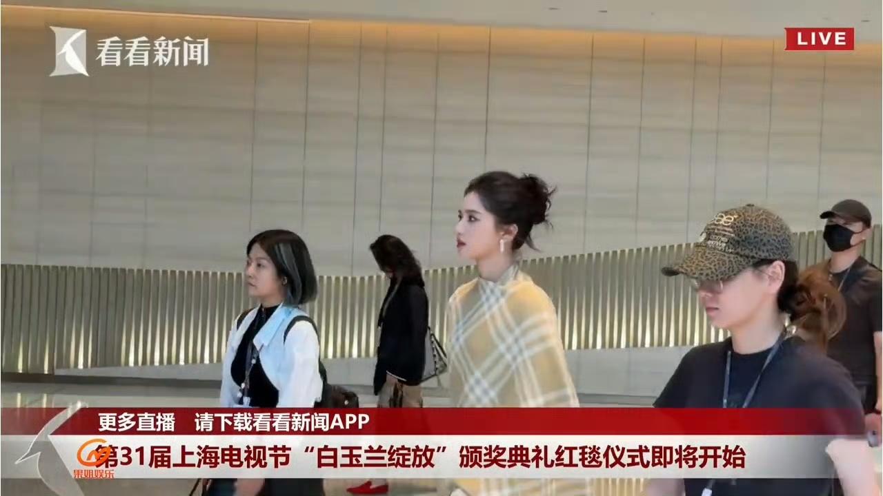 张婧仪，好美的一颗头，好优越的骨相，美得好大气！