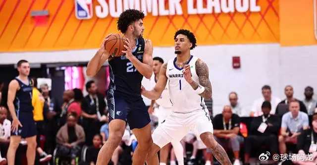 北京时间7月15日，NBA夏季联赛，灰熊106-85勇士。灰熊队贾文-斯莫尔26
