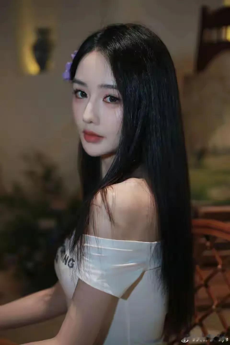 黄若菲