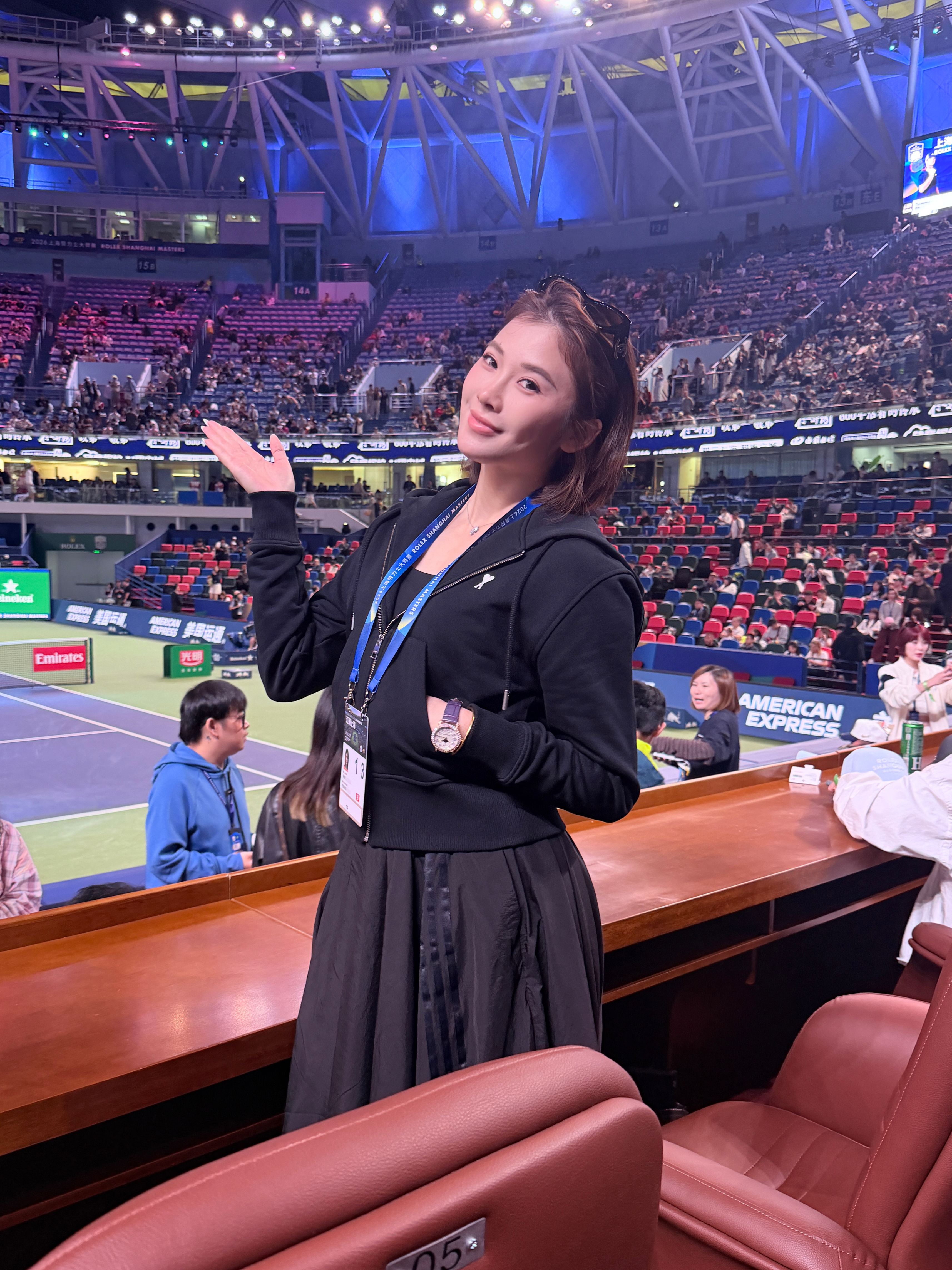妮姐陪艳姐的一天上海劳力士大师赛妮姐的奔跑日记吴艳妮