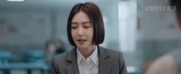 #上一秒妙口连珠下一秒羞涩一笑# 主要就是这个反差，实在是太吸引人了，《九部的检