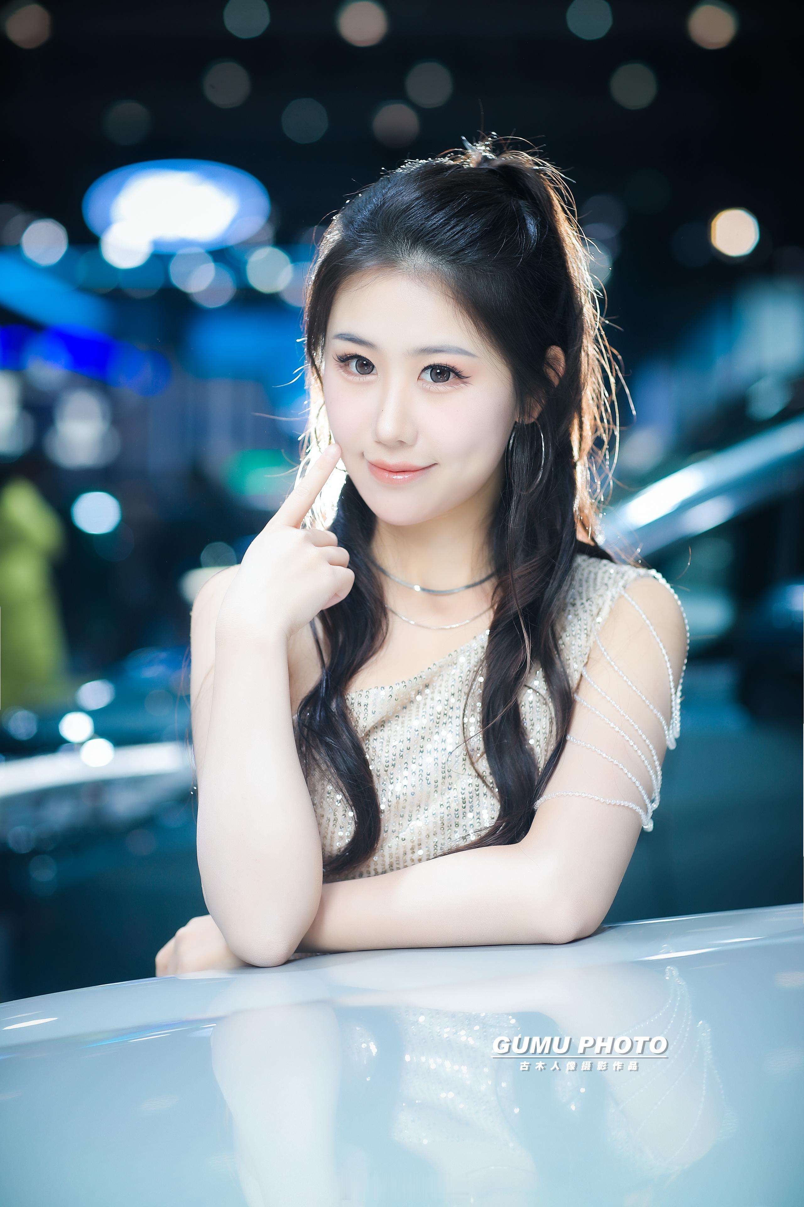 2025重庆汽车消费节长城汽车展台模特小姐姐。2025重庆汽车消费节   