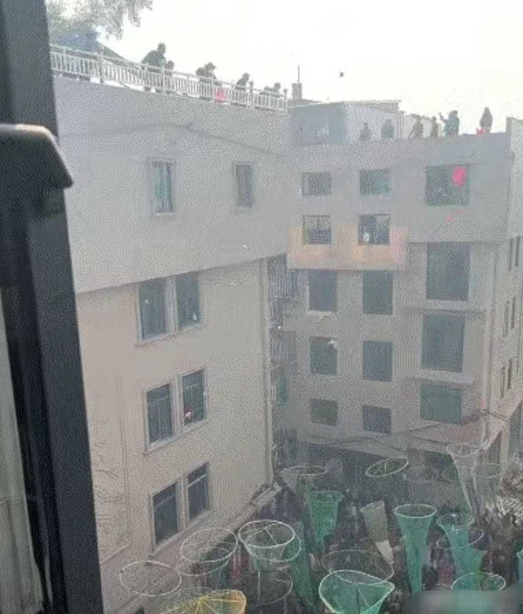 这是在干啥？过年的习俗吗 ​​​