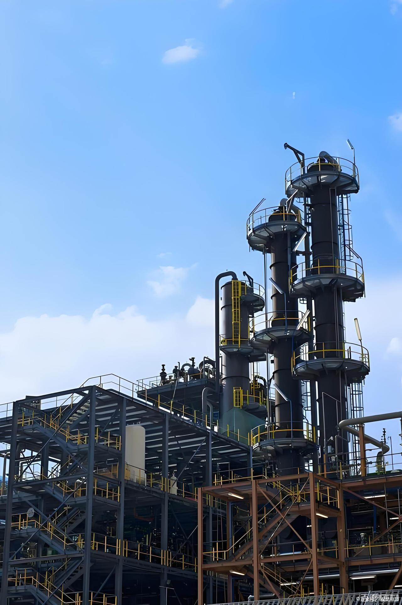 【开窗就闻到一股臭气熏天】
清晨打开窗户就闻到一股刺鼻难闻的气味，就跟猪屎臭一样