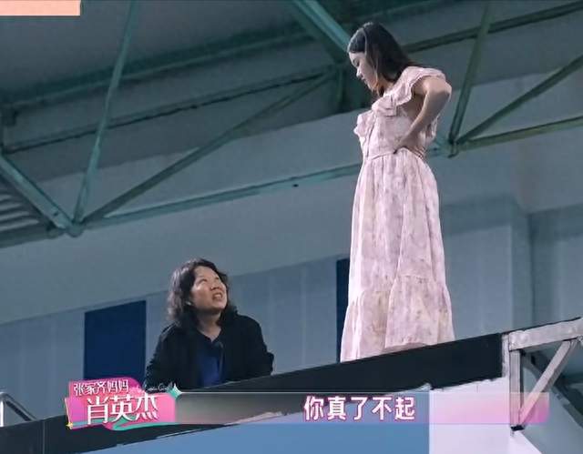 张家齐妈妈想弥补女儿，在10米跳台上匍匐前进，换来一句太迟了！