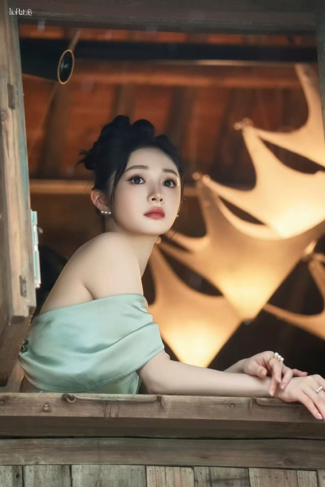 周洁琼江南美人具像化了 今天也是被周洁琼美貌治愈的一天，烟雨江南+古典韵味，这个