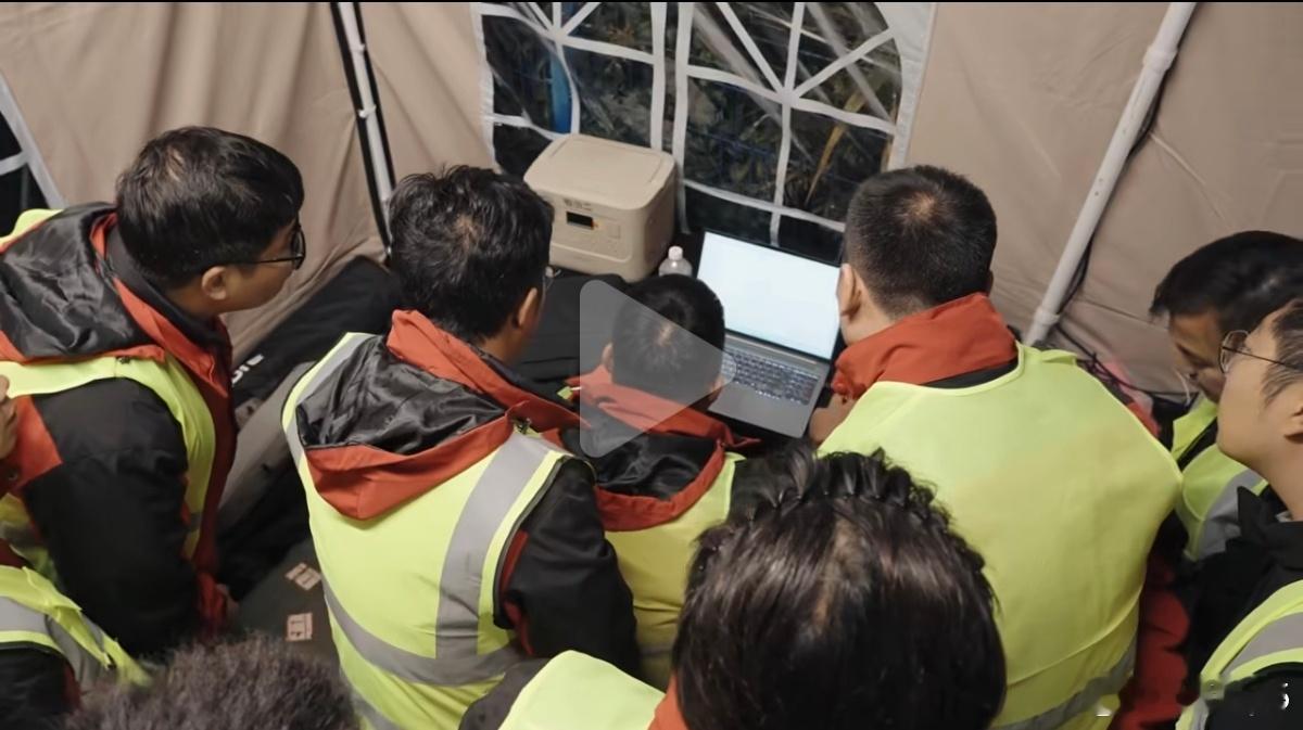 24小时耐力测试时用的笔记本和户外电源都不是小米自己的，小米内部疑似出现不和。 