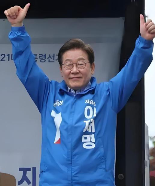 大家可能看错了李在明！从他拒绝参加九三阅兵后，李在明亲美的嘴脸已经彻底暴露了。此