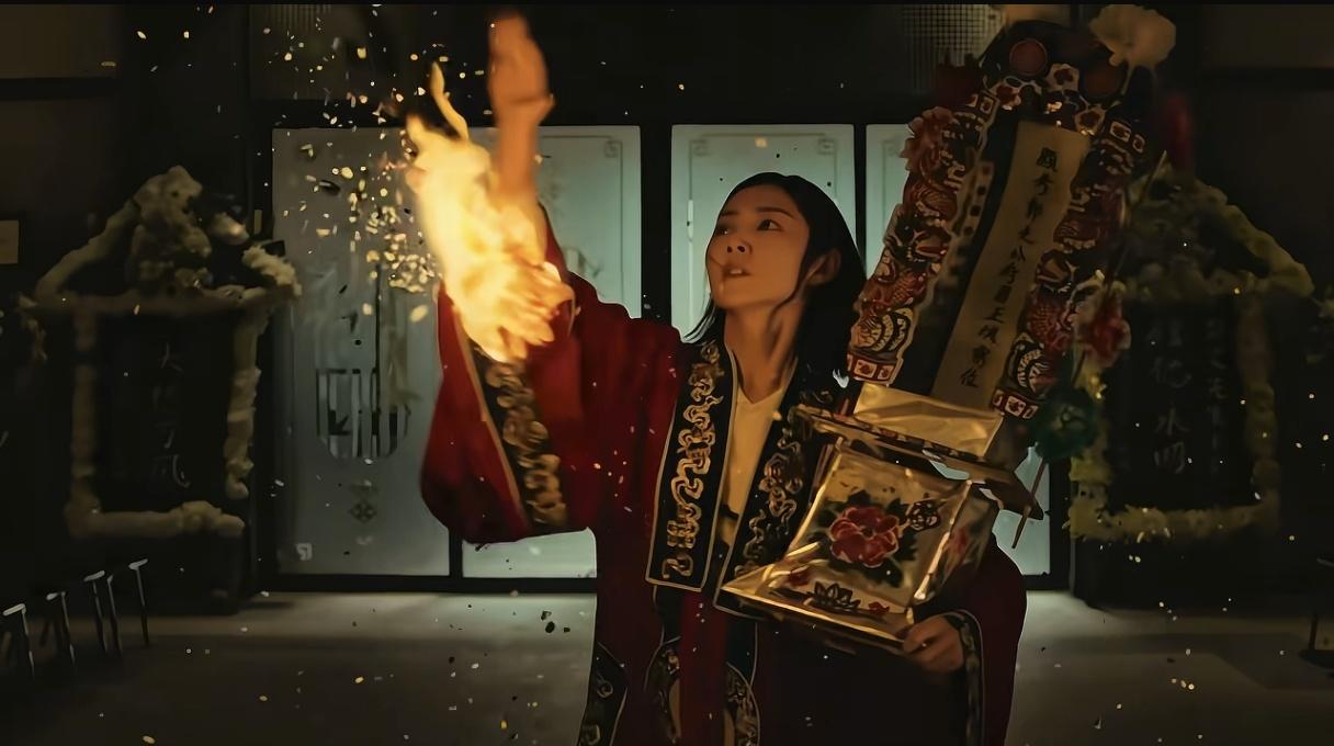 卫诗雅获得百花奖影后实至名归
今年的电影奖真的很公平
就这段破地狱仪式卫诗雅练了