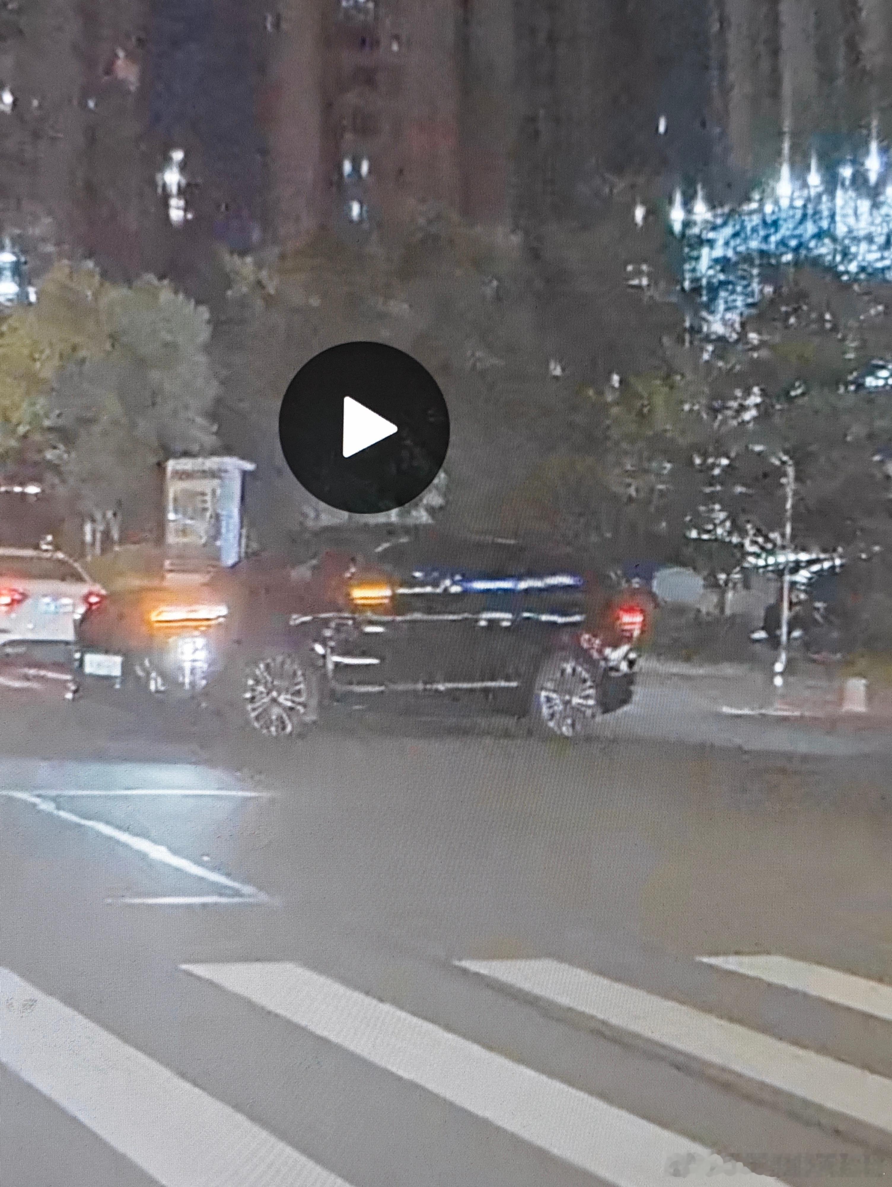 就以我家门口这个攀升的保有量明年靠在这个路上 得人手一台图一和图四中间 2km 