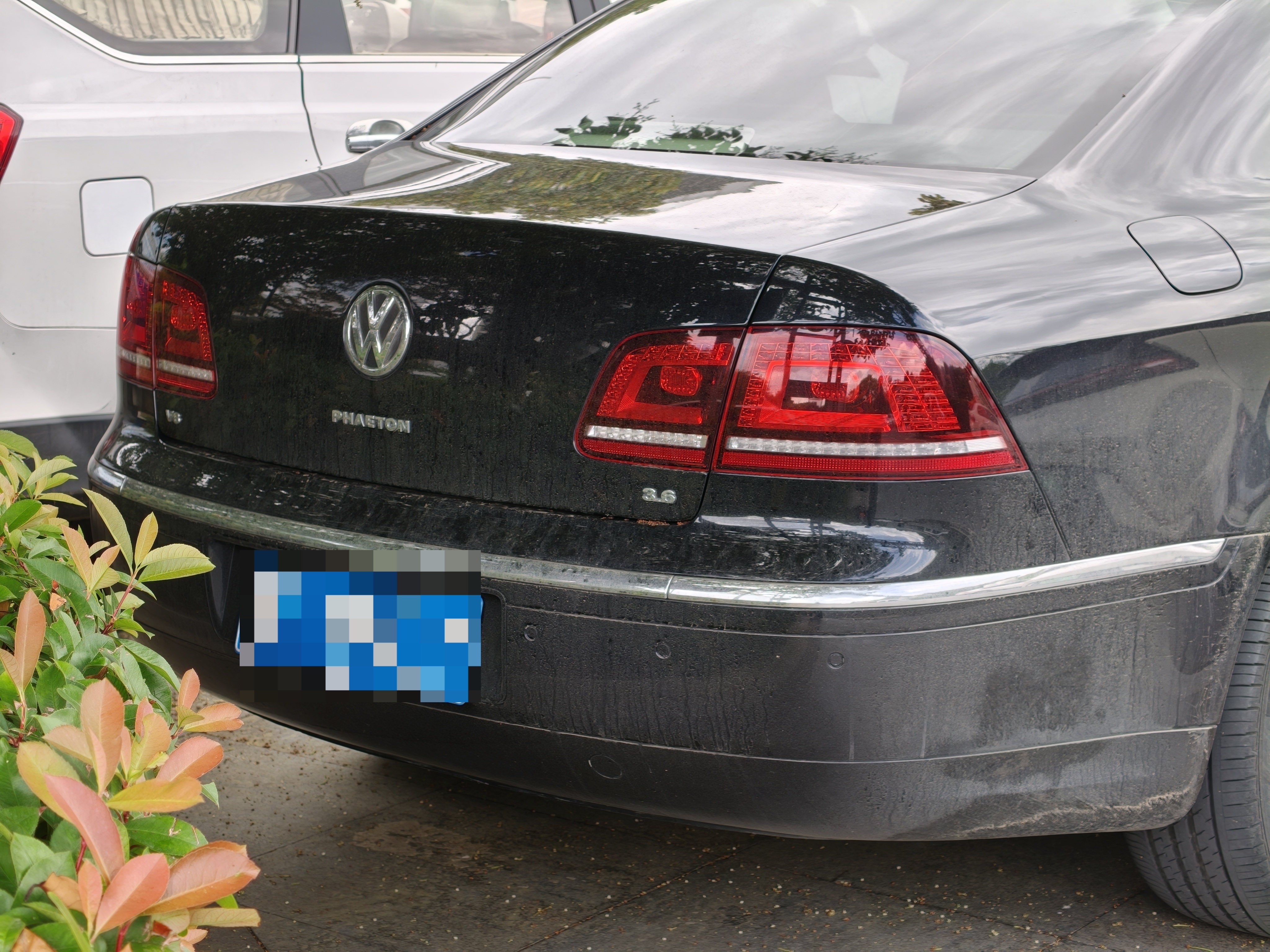 偶遇 2011 款大众辉腾 V6 3.6L动力3.6L V6 发动机最大功率 2